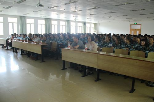 太阳成官网举行2016级新生开学典礼暨师生见面会