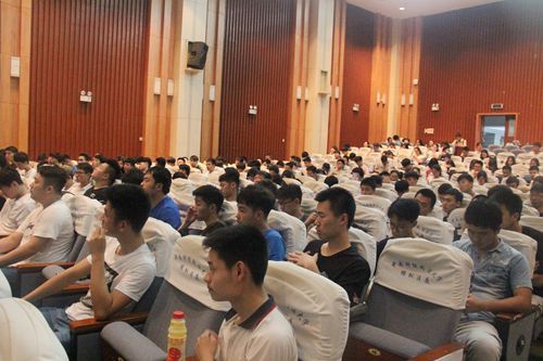 太阳成官网开展2014级本科生实习培训课