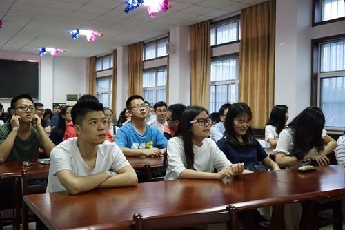 看革命电影,忆峥嵘岁月——太阳成官网研究生党支部“两学一做”活动记
