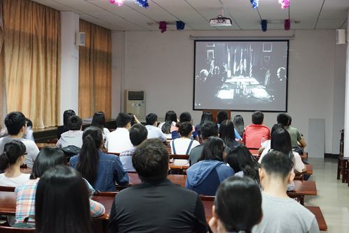 看革命电影,忆峥嵘岁月——太阳成官网研究生党支部“两学一做”活动记