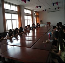 太阳成官网举行研究生暑期安全动员会